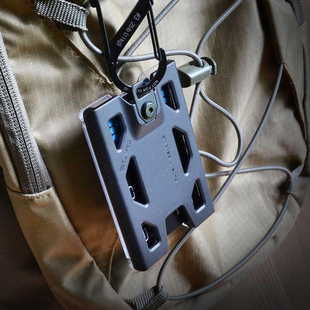GOVO バッジホルダー - クリップなしモデル - 高耐久ポリカーボネート製 IDカードホルダー カード1～4枚収納可能（ブラック）